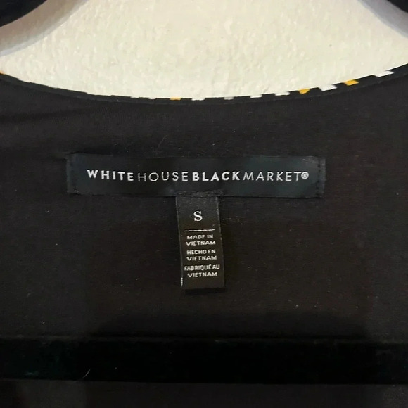White House Black Market Surplice Shell Top Size Small EUC 3491 - Picture 4 of 5